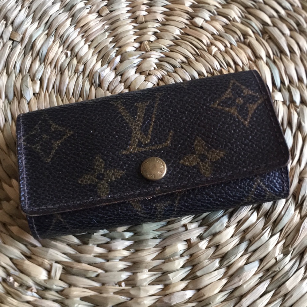 Authentic preloved Louis Vitton Key Holder - Picture 1 of 17